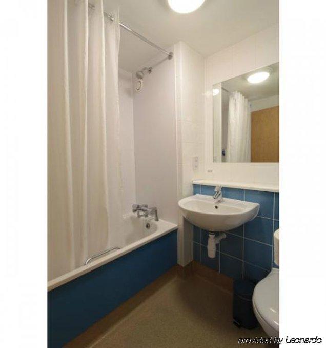 Travelodge Birmingham Central Exterior photo