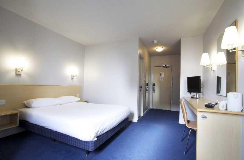 Travelodge Birmingham Central Exterior photo