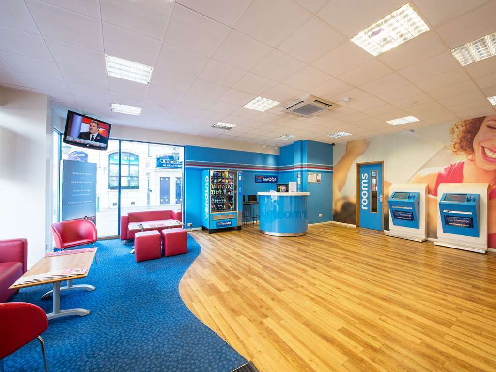 Travelodge Birmingham Central Interior photo